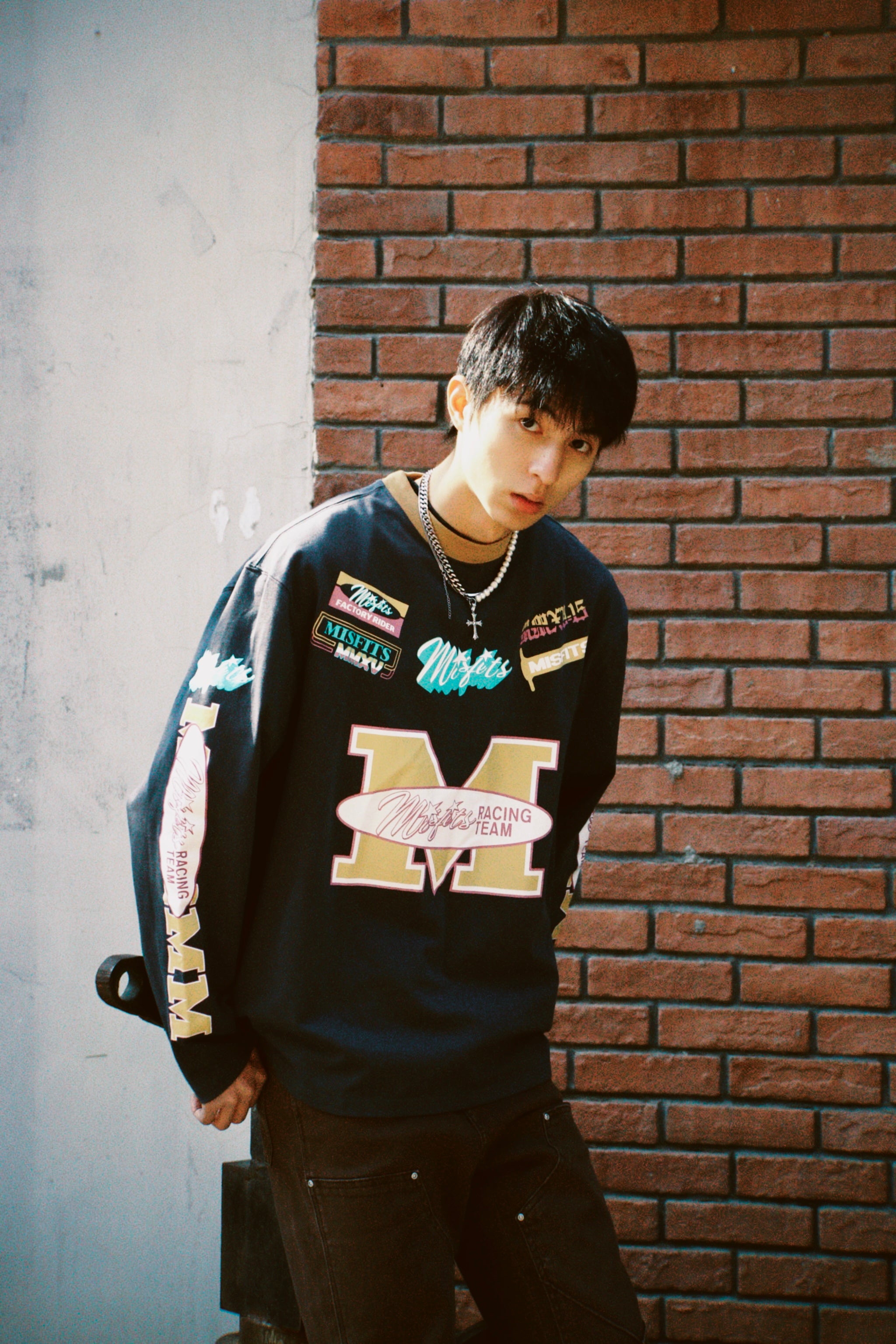 Speed Party - Oversized Long-sleeve Tee - Black or Turquoise