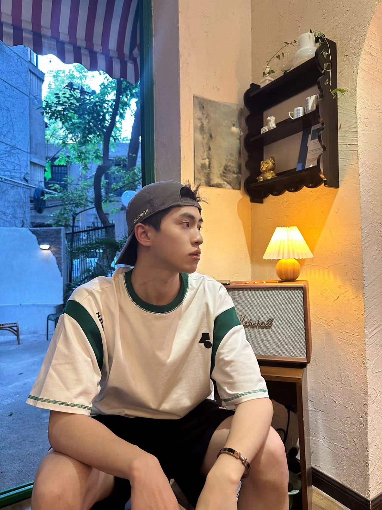 Left and right - Heavyweight Oversized Tee - White