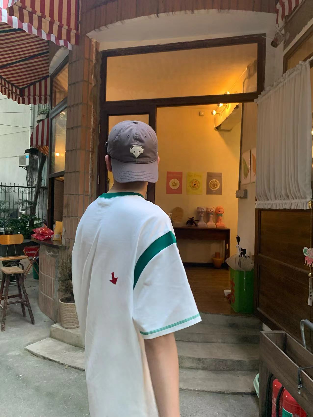 Left and right - Heavyweight Oversized Tee - White