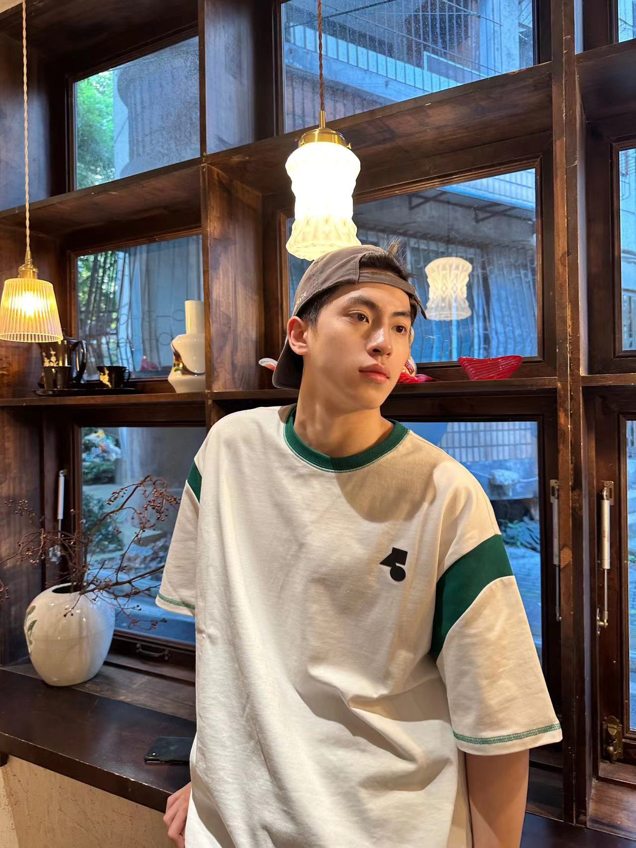 Left and right - Heavyweight Oversized Tee - White