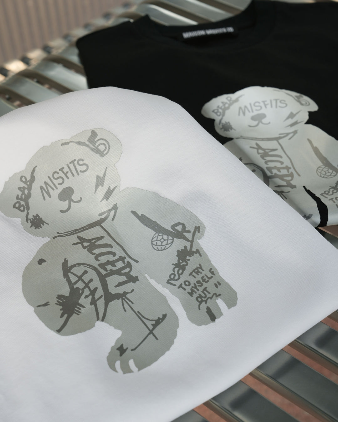 Kiss of light - Heavyweight Oversized Tee - White or Black