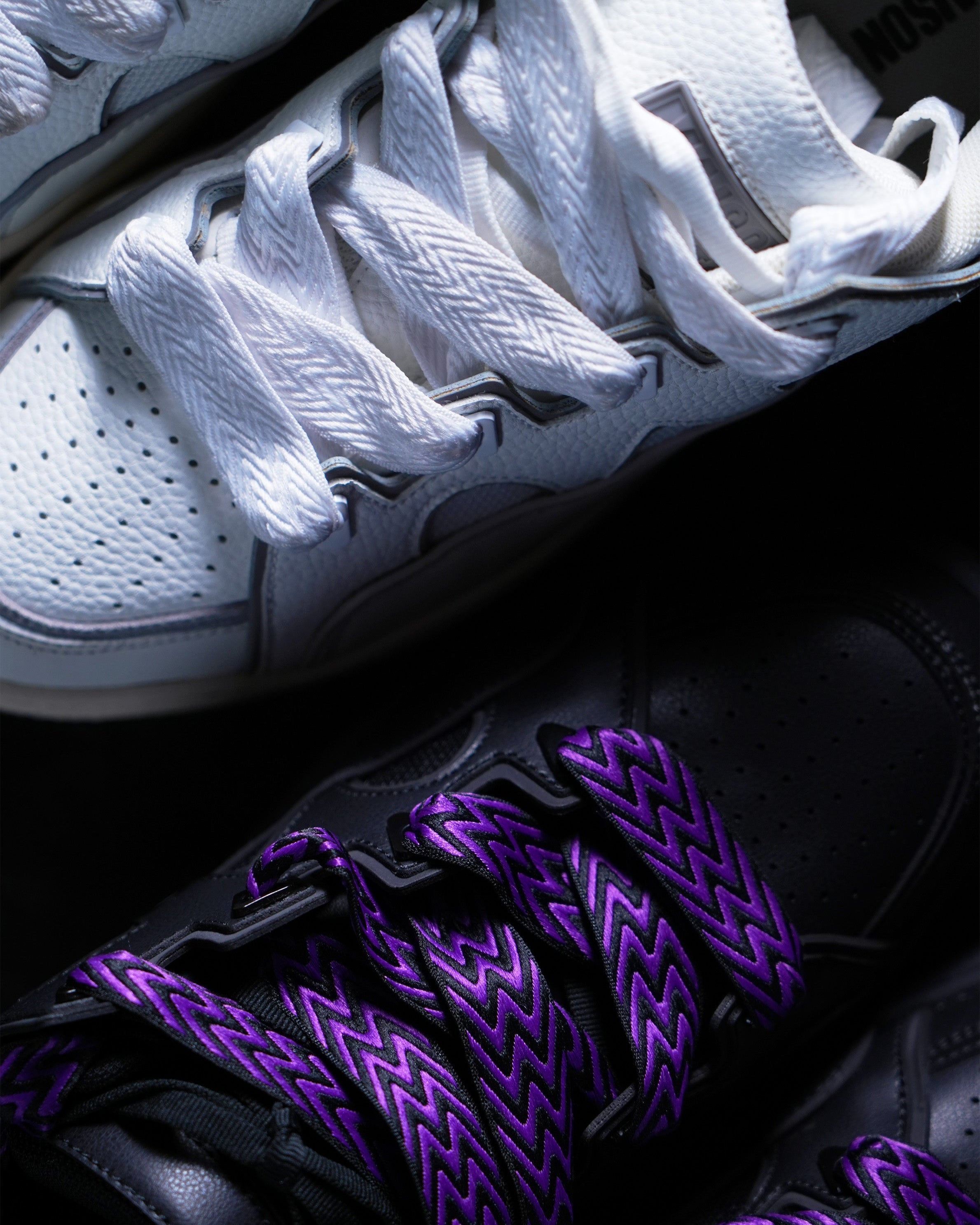Dragons' Back - Sneakers - Black Or White